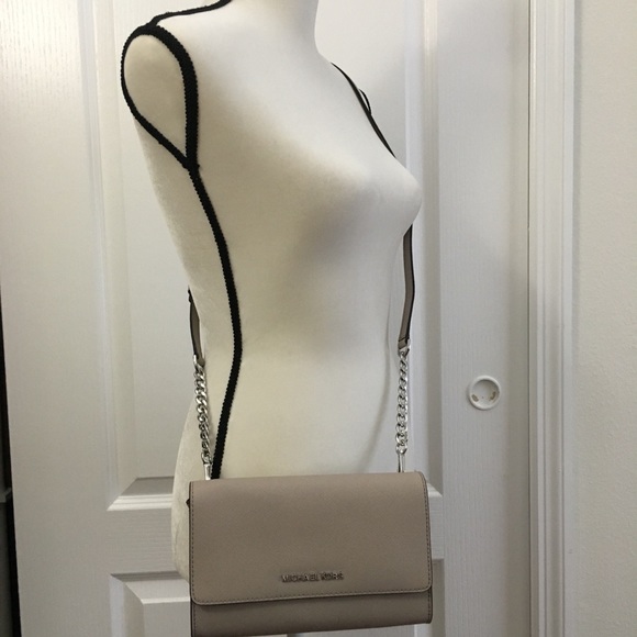 Last one✨Michael Kors 3 in 1 Crossbody Bag clutch - Picture 8 of 8